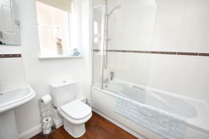 Main bathroom- click for photo gallery